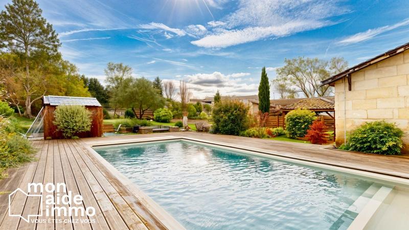 Maison - 249 m² - 7 pièces