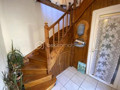 Maison - 144 m² - 9 pièces