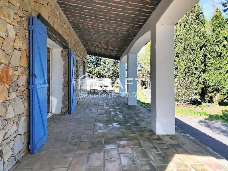 Maison - 200 m² - 7 pièces