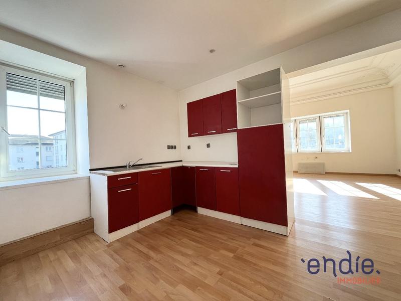 Appartement ancien - 69 m² - 3 pièces