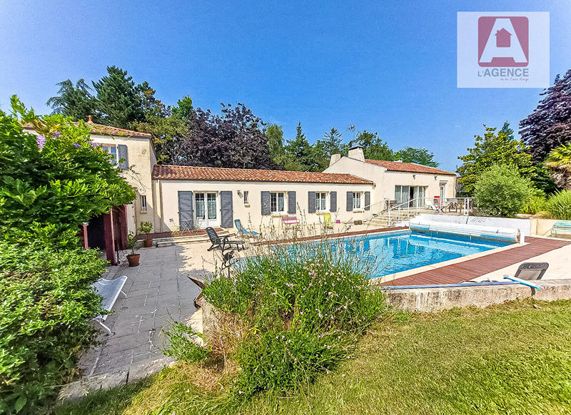 Maison - 346 m² - 8 pièces