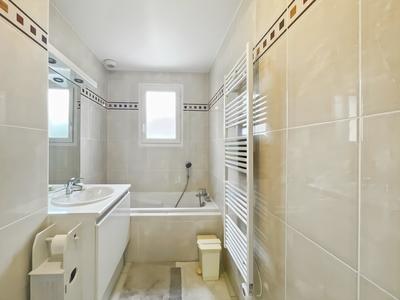 Maison - 111 m² - 4 pièces