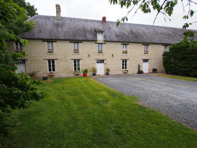 Maison - 319 m² - 11 pièces