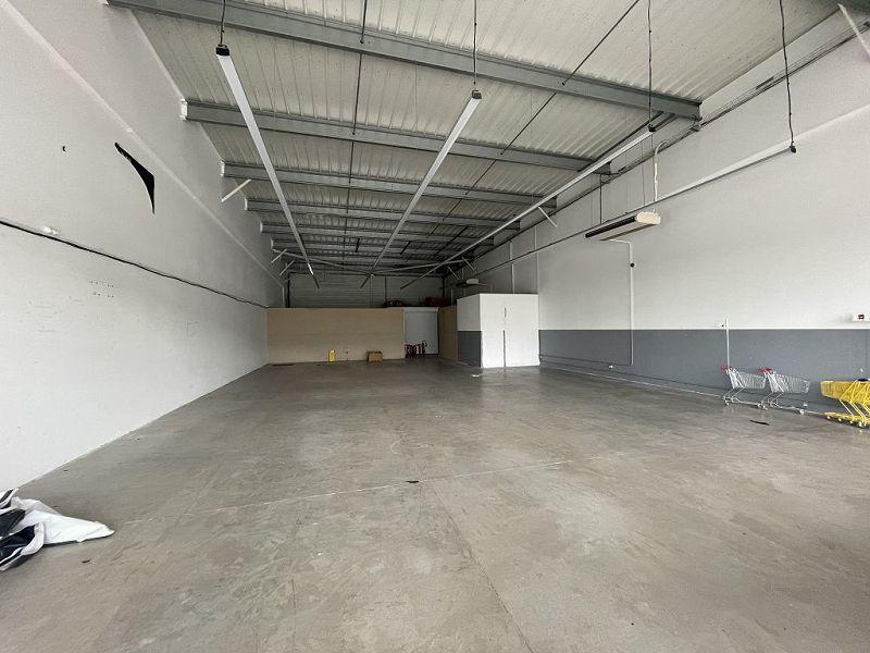 Local commercial - 250 m² - 1 pièce