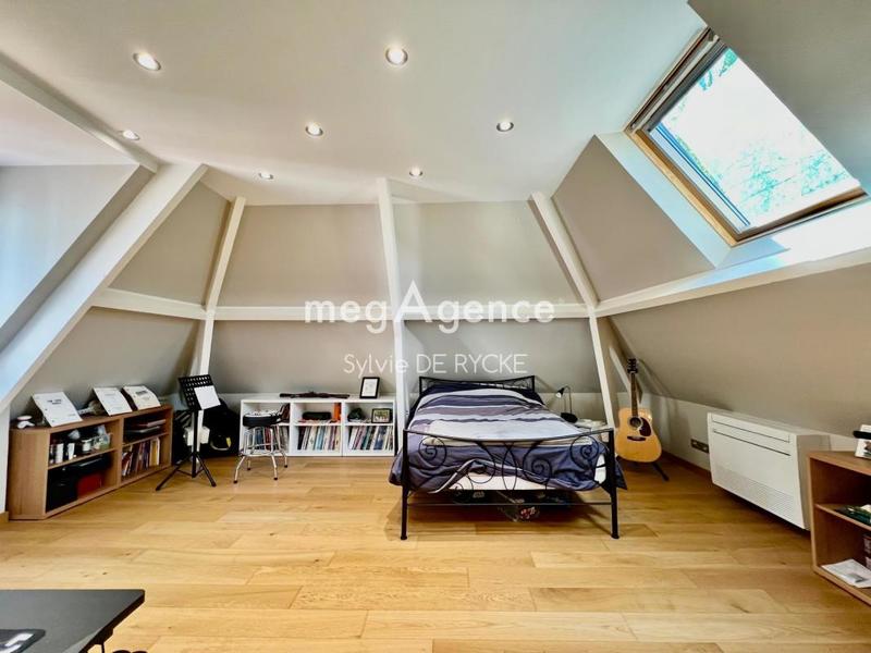 Maison - 202 m² - 7 pièces