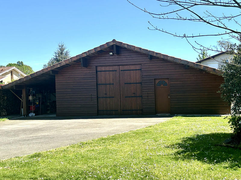 Maison - 250 m² - 5 pièces