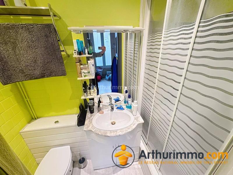 Magasins - 60 m² - 5 pièces