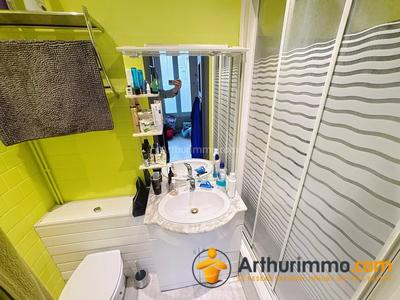 Magasins - 60 m² - 5 pièces