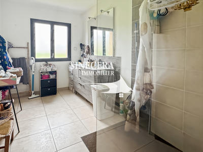 Villa - 220 m² - 10 pièces