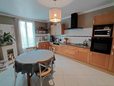 Maison - 96 m² - 5 pièces