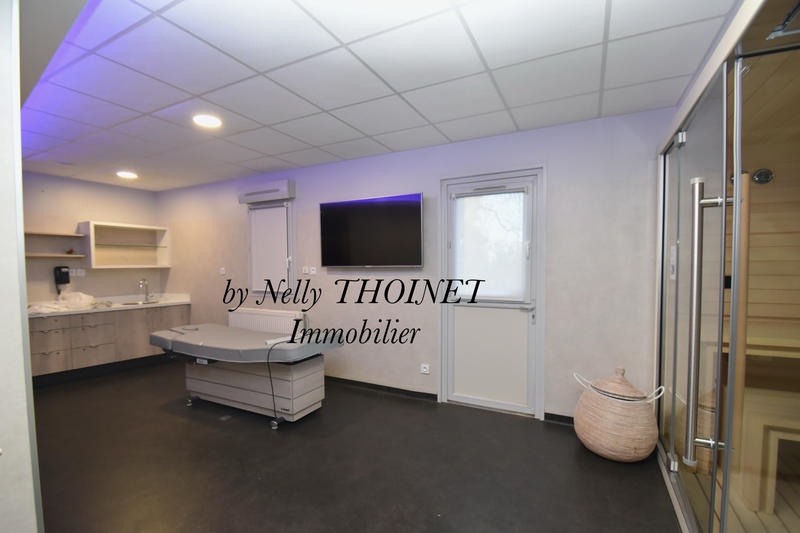 Local commercial - 1 500 m²