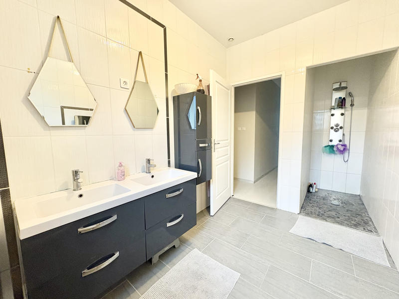 Maison - 157 m² - 6 pièces