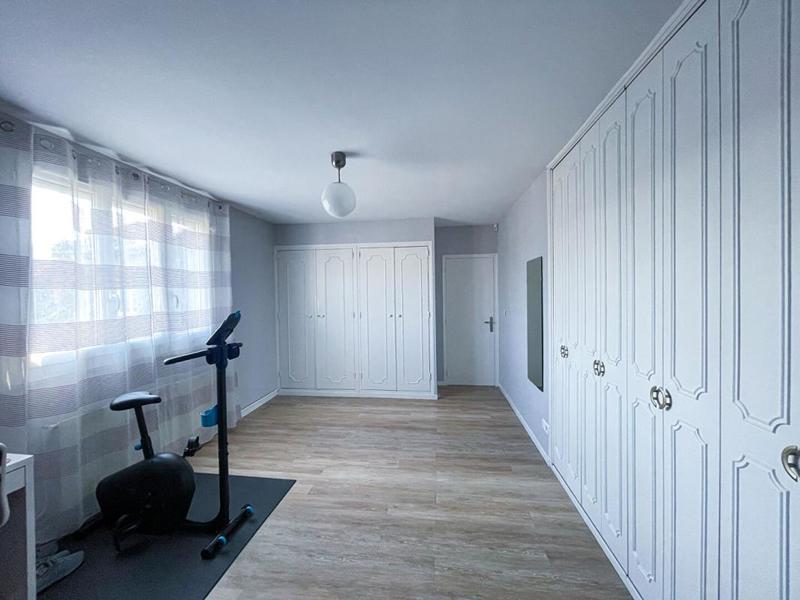 Appartement - 136 m² - 6 pièces