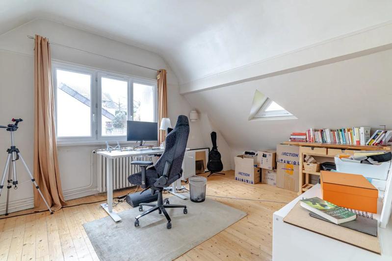 Maison - 180 m² - 8 pièces