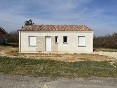 Maison traditionnelle - 71 m² - 4 pièces