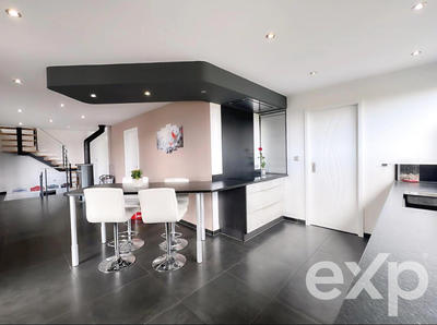 Maison - 183 m² - 7 pièces