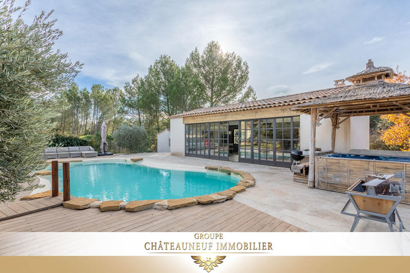 Maison - 280 m² - 4 pièces