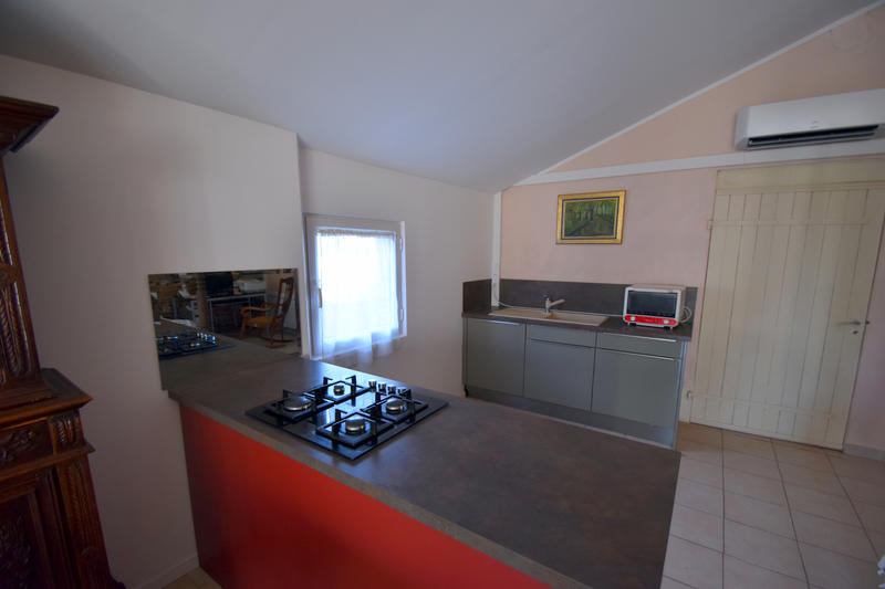 Maison - 270 m² - 8 pièces