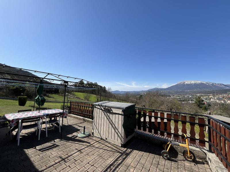 Maison traditionnelle - 125 m² - 6 pièces