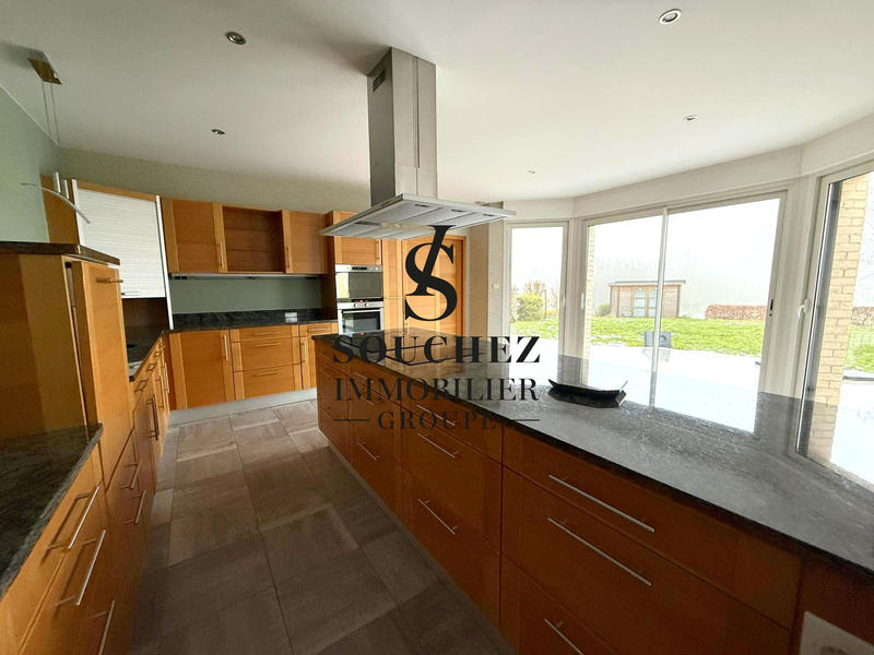 Maison - 245 m² - 7 pièces