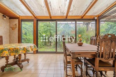 Maison - 220 m² - 9 pièces