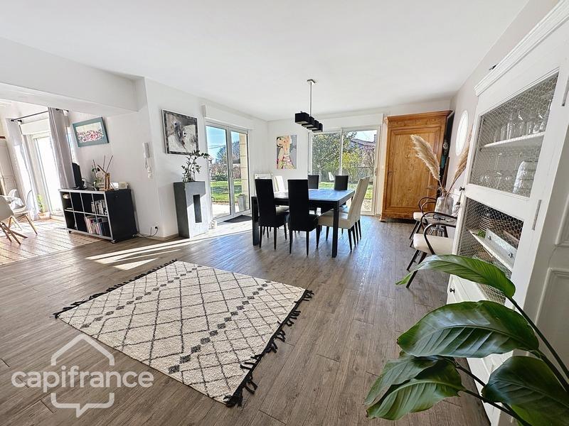 Maison - 176 m² - 8 pièces