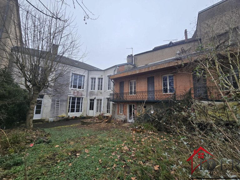 Hôtel particulier - 338 m² - 8 pièces