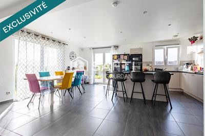 Maison - 135 m² - 6 pièces