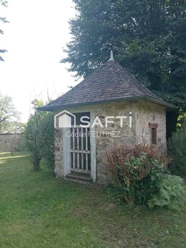 Maison - 270 m² - 8 pièces