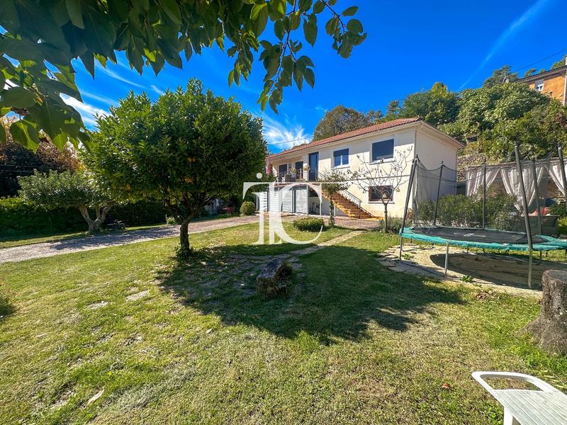 Maison - 183 m² - 6 pièces