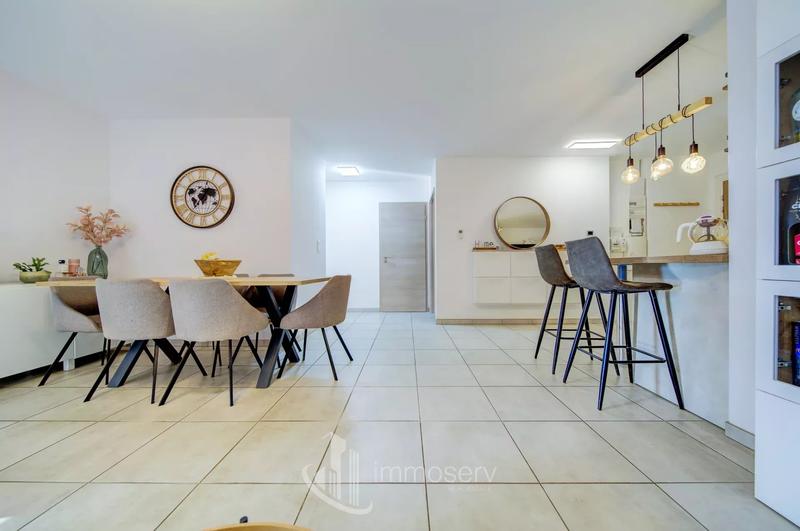 Appartement - 80 m² - 4 pièces