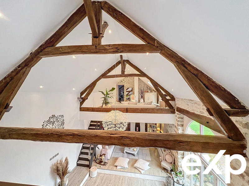 Maison - 285 m² - 8 pièces