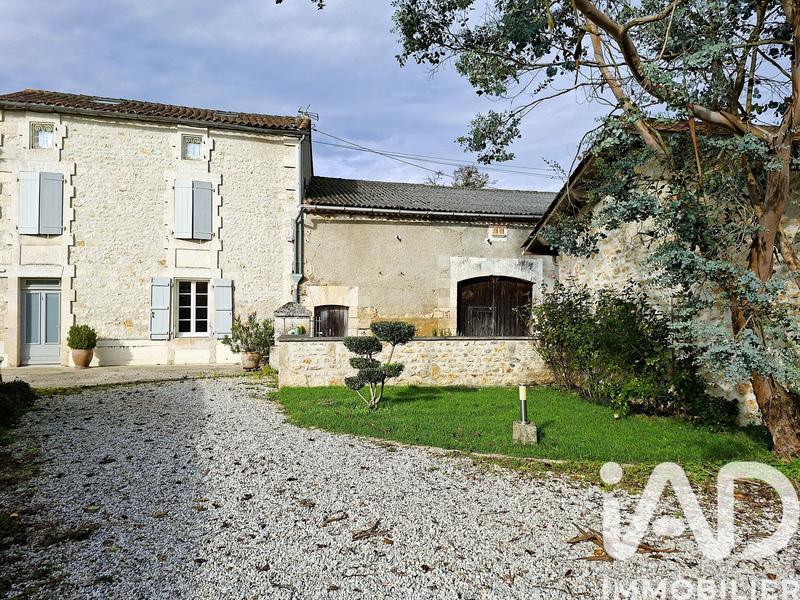 Maison - 212 m² - 8 pièces