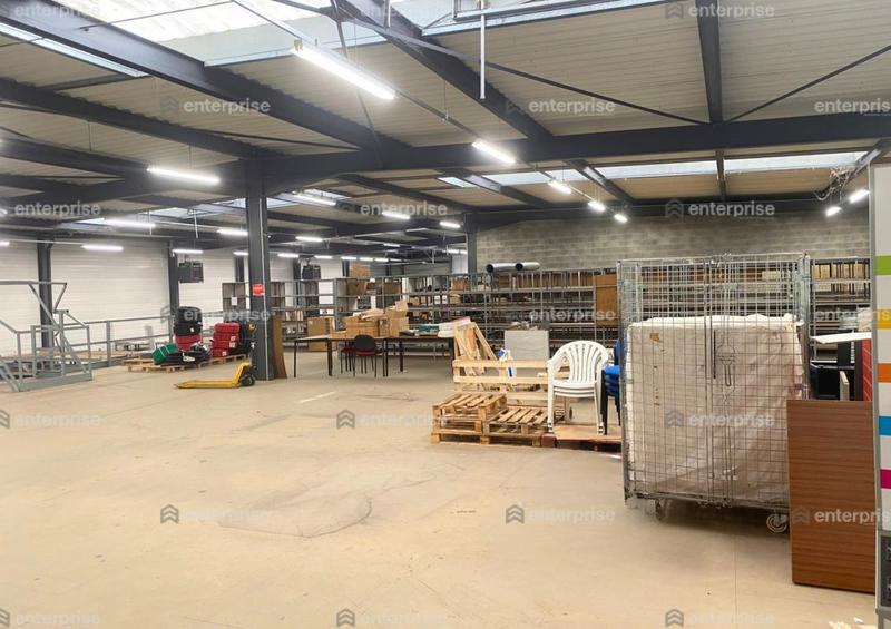 Local d'activité / Entrepôt - 1 500 m²