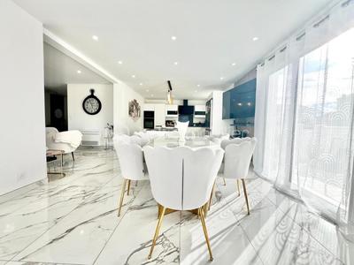 Villa - 140 m² - 5 pièces