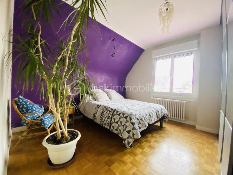 Maison traditionnelle - 104 m² - 6 pièces