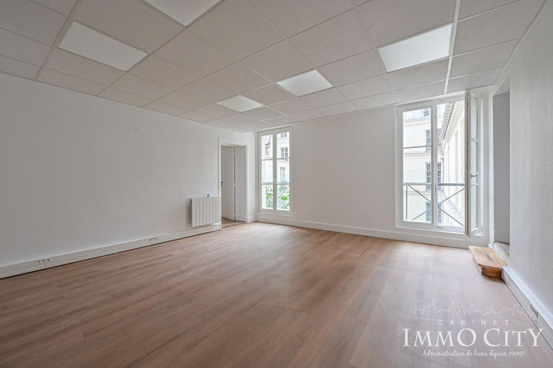 Bureau - 150 m² - 6 pièces