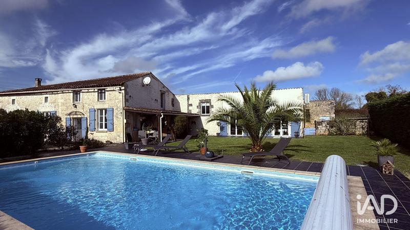 Maison - 240 m² - 5 pièces