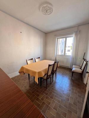 Maison - 99 m² - 5 pièces