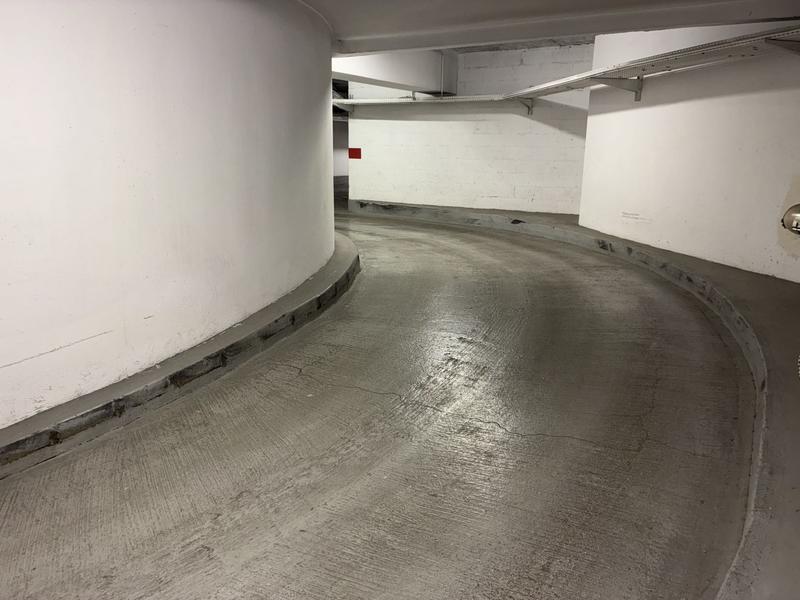 Parking / Garage - 14 m²