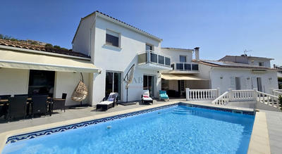 Maison - 243 m² - 10 pièces