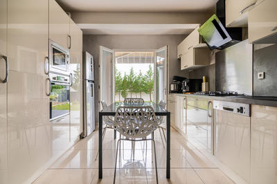 Maison - 215 m² - 7 pièces