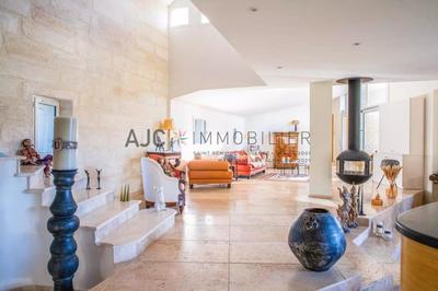 Maison - 278 m² - 6 pièces