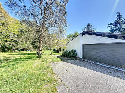 Maison - 232 m² - 7 pièces