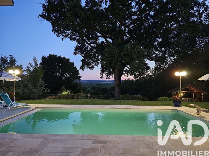 Maison - 174 m² - 5 pièces