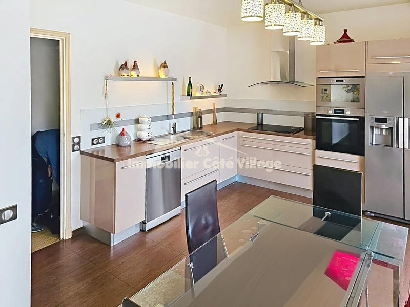 Villa - 276 m² - 8 pièces