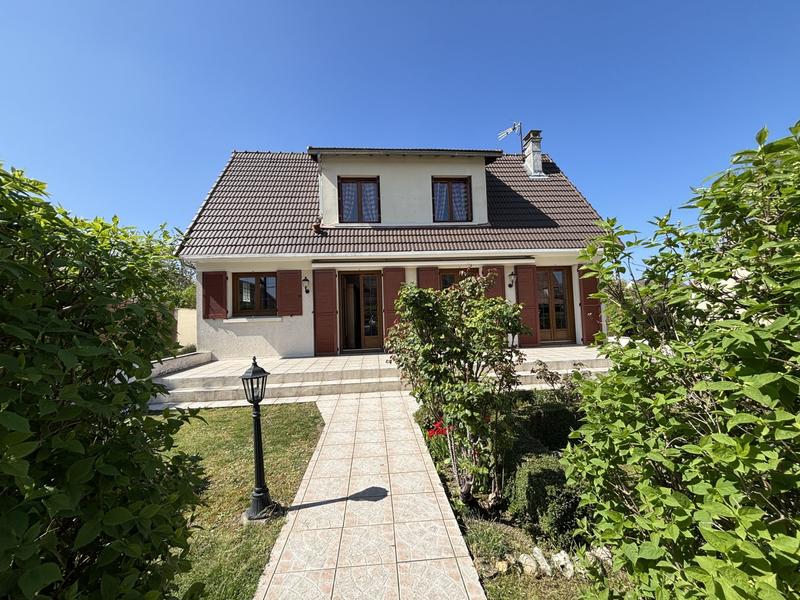 Maison - 110 m² - 5 pièces