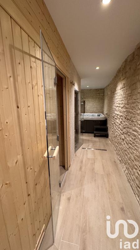 Maison - 590 m² - 20 pièces