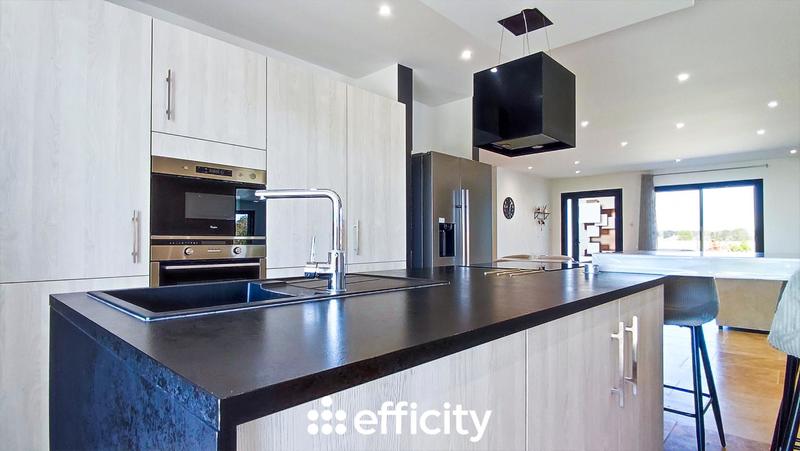 Maison - 140 m² - 5 pièces