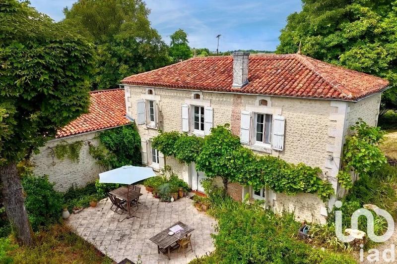 Maison - 227 m² - 7 pièces